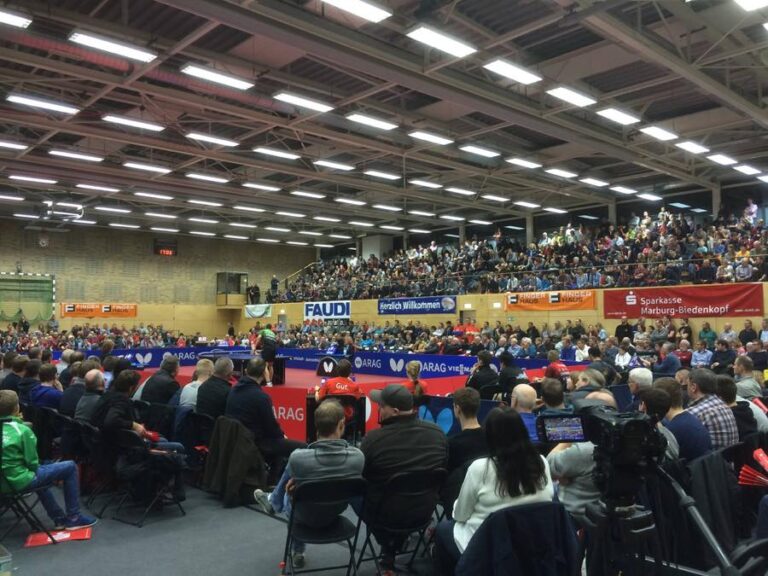 Voll besetzte Halle beim Tischtennis-Event 2023